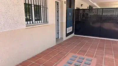 Casa Adosada 3 Dormitorios Sótano Piscina Terraza