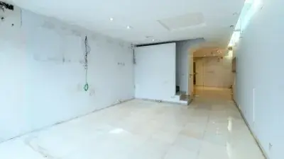 Casa en venta en Castellón: tres plantas para reformar