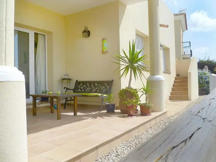 Villa 3 Dormitorios en Venta Impecable Jardín Privado