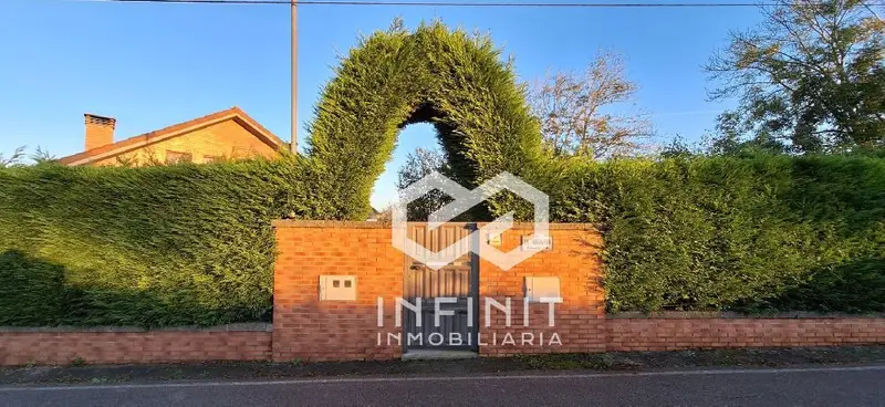 Venta Chalet con calefacción en Argüelles, Pola de Siero - Ref: INF0134
