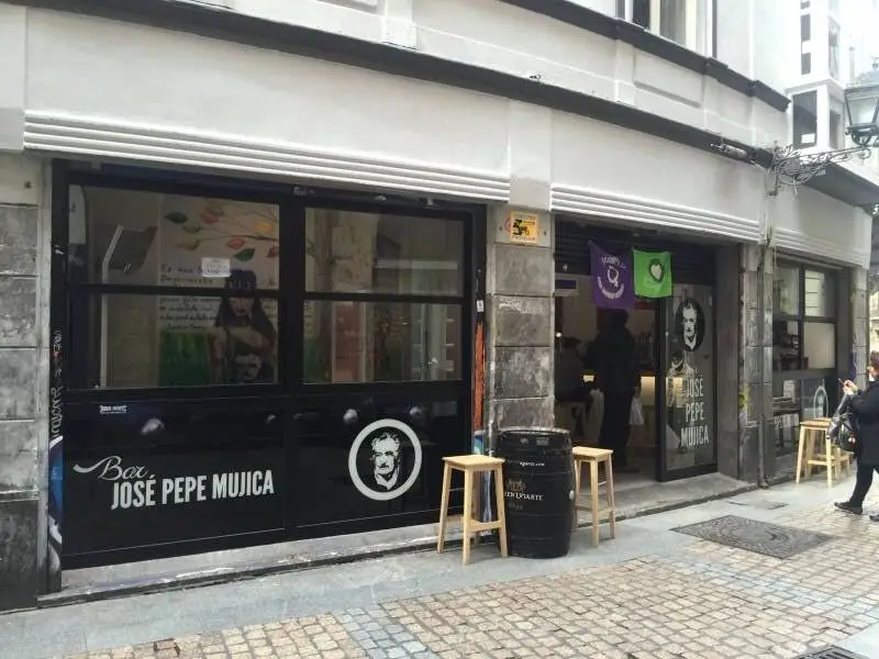 Venta Local Comercial Casco Viejo Bilbao Ref 02228