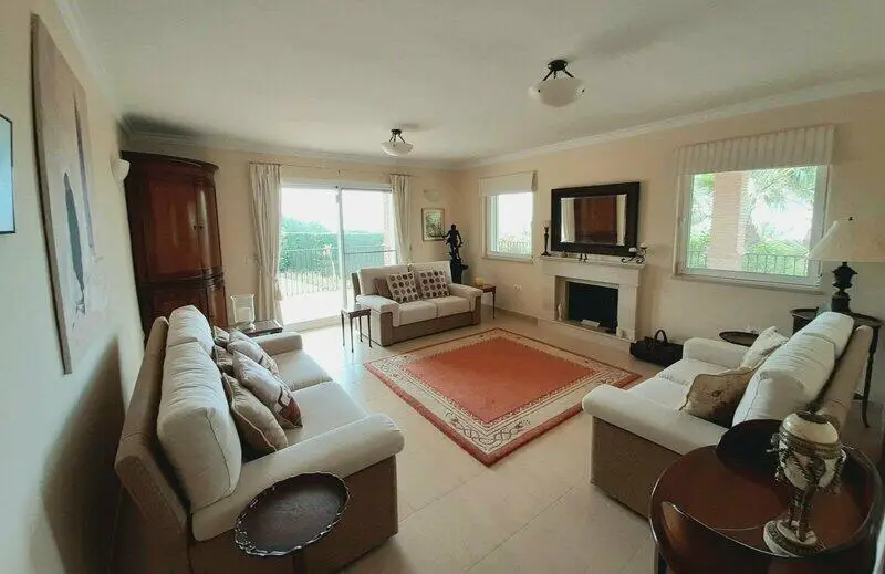 Villa en Venta Valtocado Malaga 3 Dormitorios Jardin Garage Vistas