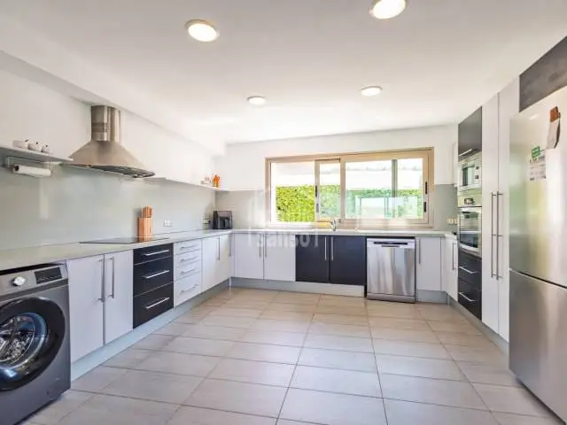 Chalet en Venta Es Canutells Menorca: Villa de Lujo con Vistas al Mar