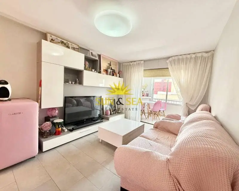 Apartamento en Alquiler Mil Palmeras 3 Dormitorios Cerca de la Playa
