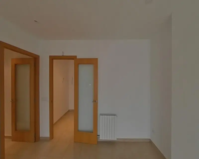 Garaje de 70m2 con 3 habitaciones y 2 baños en Tordera