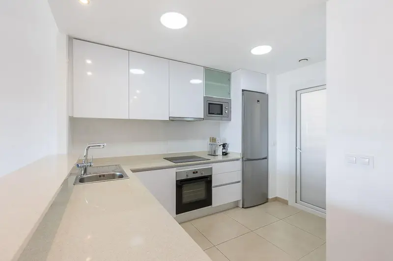 Apartamento en Torrevieja con 3 dormitorios 2 baños y piscina