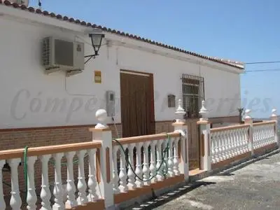 Gran Casa de Pueblo Familiar