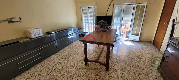 Casa a Reformar en Utrera con Patio de 70m2 y Azotea