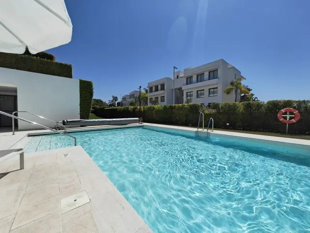 Apartamento 3 Dormitorios en Venta Estepona