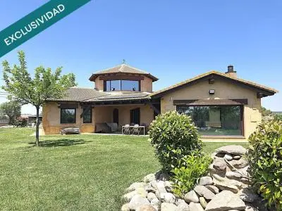 Casa en Vicien Huesca 3 dormitorios 2 banos 2500m2