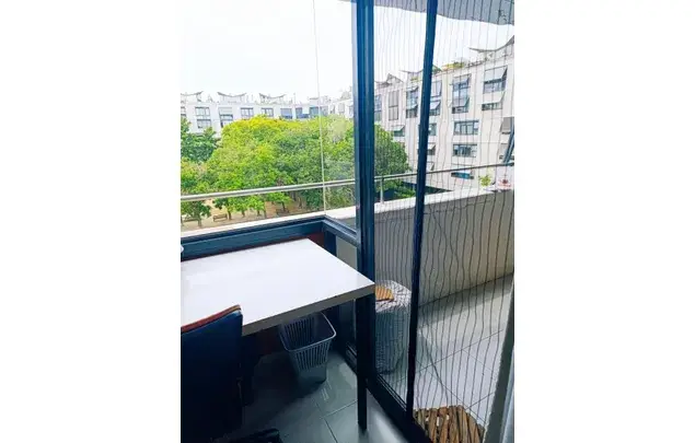 Rent 4 bedroom apartment in Barcelona