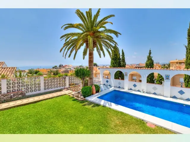 Casa Villa 3 Dormitorios Fuengirola Vistas Mar Jardin Piscina