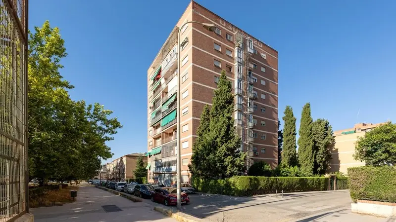 Piso para reformar en Granada 105m2 4 dormitorios
