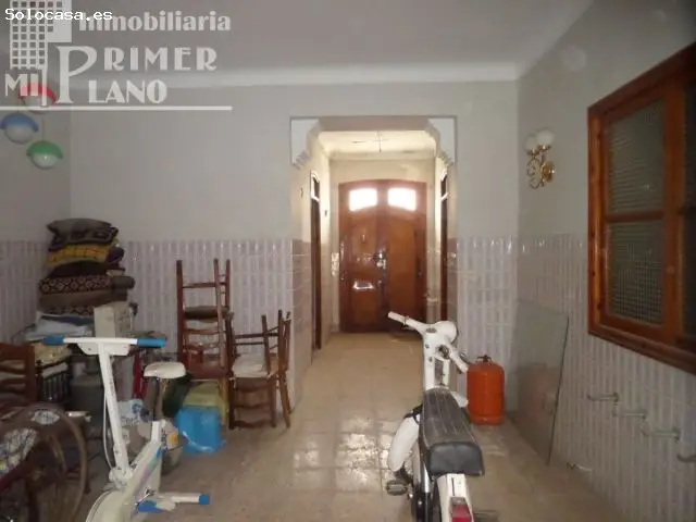 Casa 265m2 con Garaje y Patio para Reformar