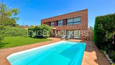 Chalet en venta en Avinguda dels Pins, 19