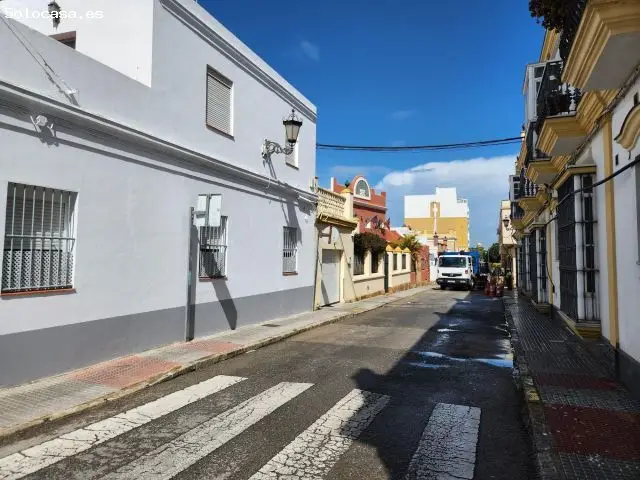 Casa con Dos Viviendas en Zona Céntrica
