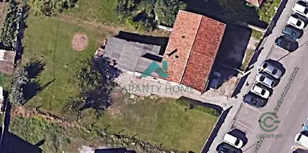 Casa Pareada con Terreno en Torrelavega - Oportunidad de Inversion