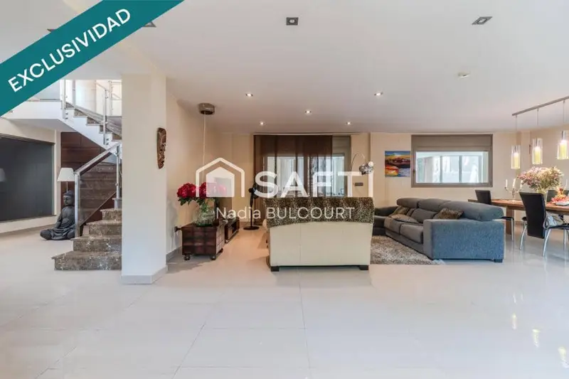Chalet de Lujo en Venta Collbató 5 Dormitorios Piscina Jardín