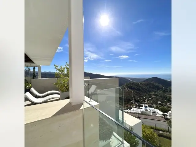 Atico 3 Dormitorios Lujo Palo Alto Marbella Vistas al Mar