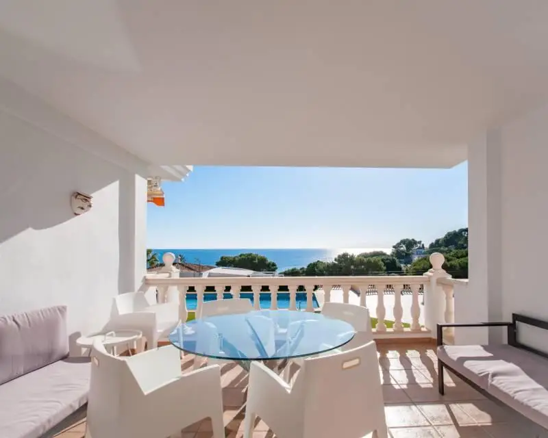 Apartamento en Moraira con Vistas al Mar Cerca de la Playa