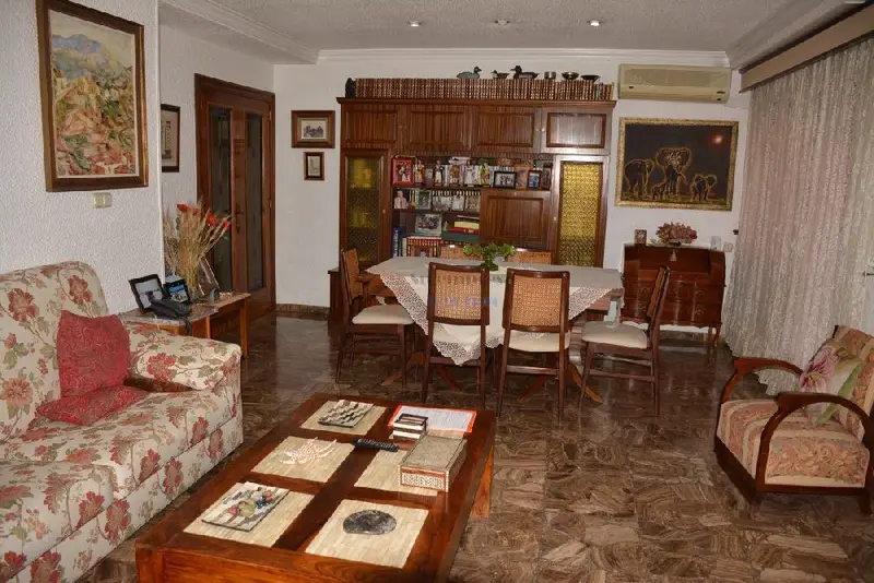 Venta Piso 166m2 4 Dorm 2 Baños Elda Centro