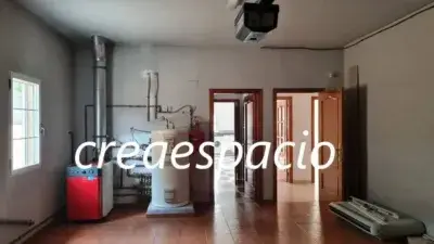 Chalet de Lujo en Paterna con Piscina Interior y Jardin