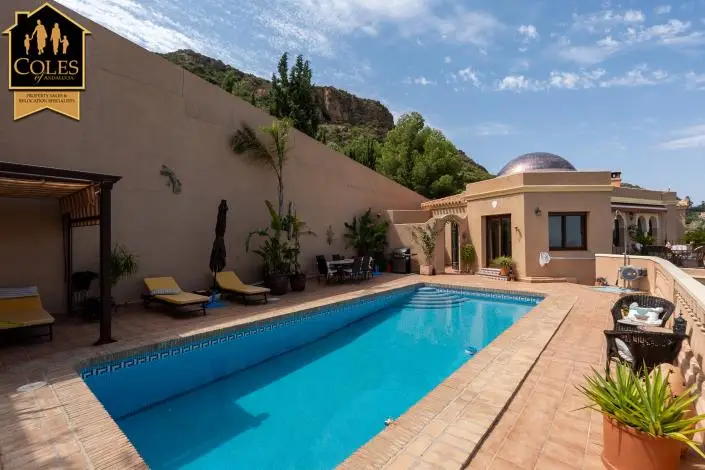 4 Bed Villa / Detached for sale