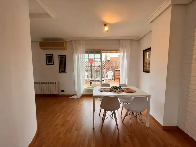 Calle de Guzmania, Madrid, Community of Madrid 28039