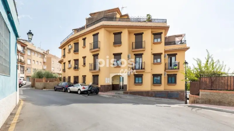 Piso en venta en La Zubia con garaje y ascensor