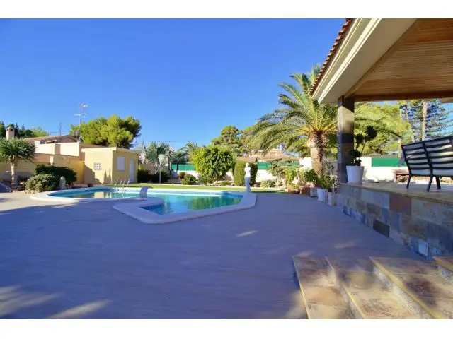 Chalet en Peña las Aguilas con Piscina y Barbacoa