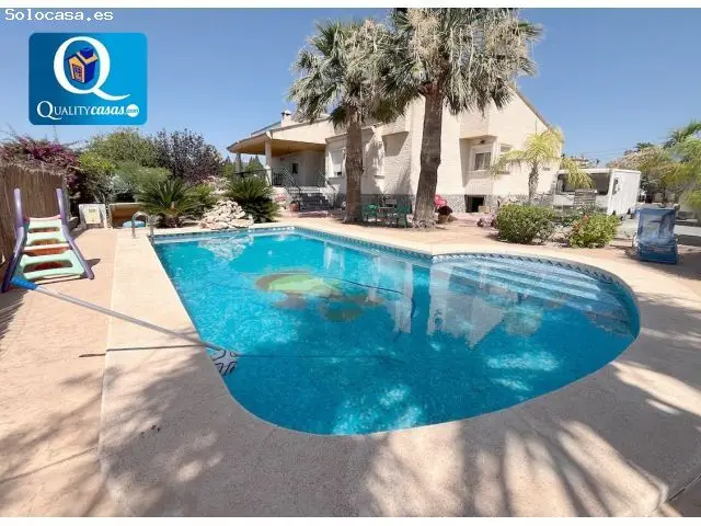 Chalet en San Vicente del Raspeig con Piscina y Gran Jardin