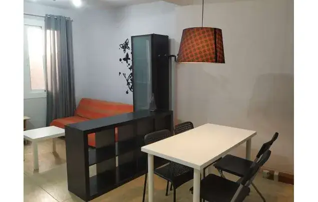 Estudio 30m2 El Raval Barcelona Amueblado gastos incluidos