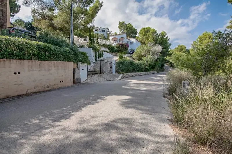 Parcela con Piscina en Pedramala Benissa