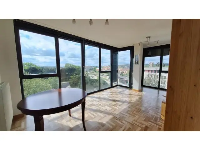 Vivienda en Esquina con Vistas Magníficas Tres Dormitorios Garaje y Trastero