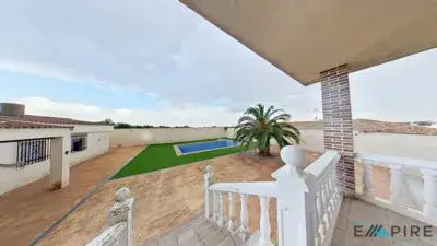 Chalet independiente de lujo en Yuncos Toledo con piscina y apartamento