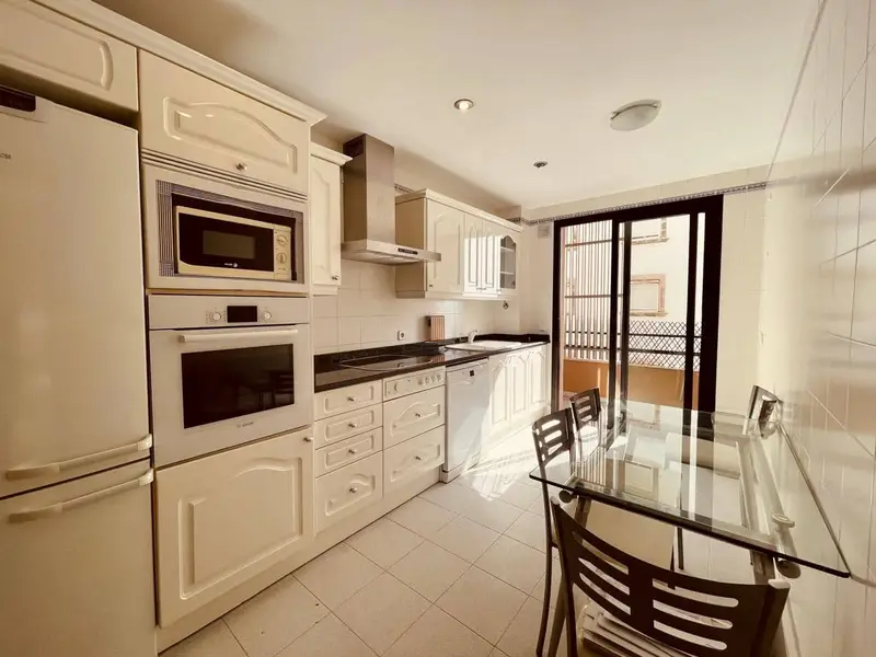 Apartamento en Alquiler Palma Puerto Deportivo 3 Dormitorios Vistas al Mar