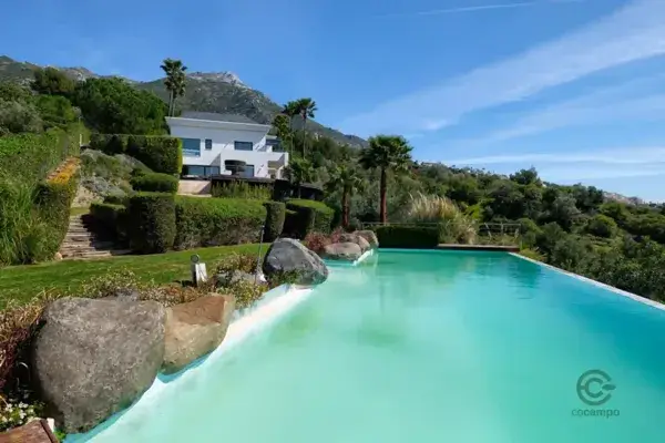 Villa de Lujo en Istán con Vistas Panorámicas