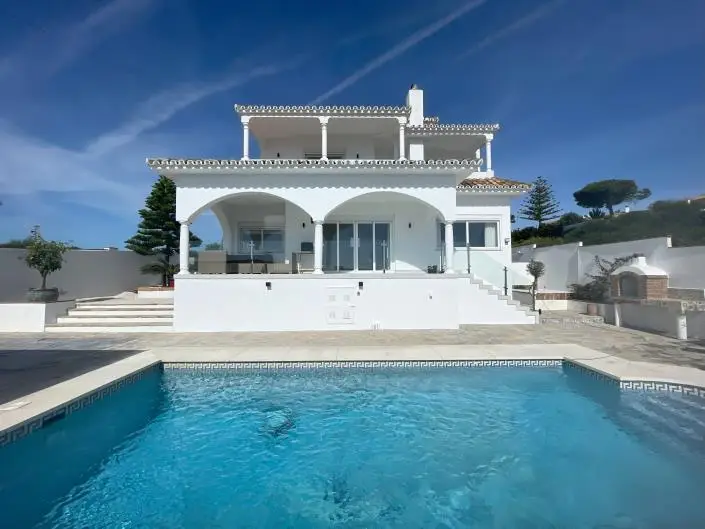 Villa 4 Dormitorios Jardines Tropical Duquesa