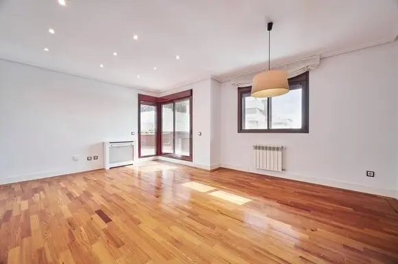 Alquiler Piso Terraza Avda Vega 3 Dormitorios 2 Ba
