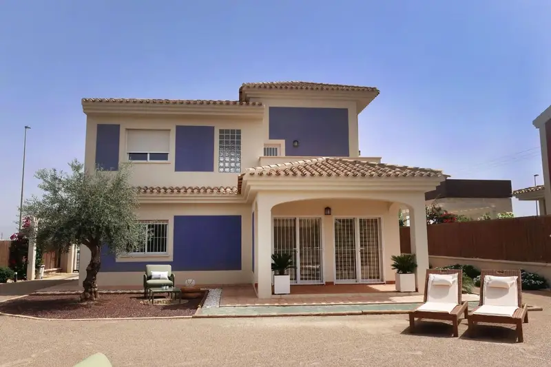 Chalet en Venta en Lorca Murcia: Villas con Piscina y Seguridad
