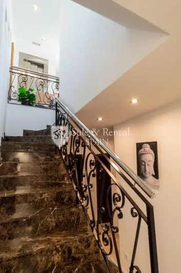 Villa de Lujo con 6 Dormitorios en Venta en Santa Susanna