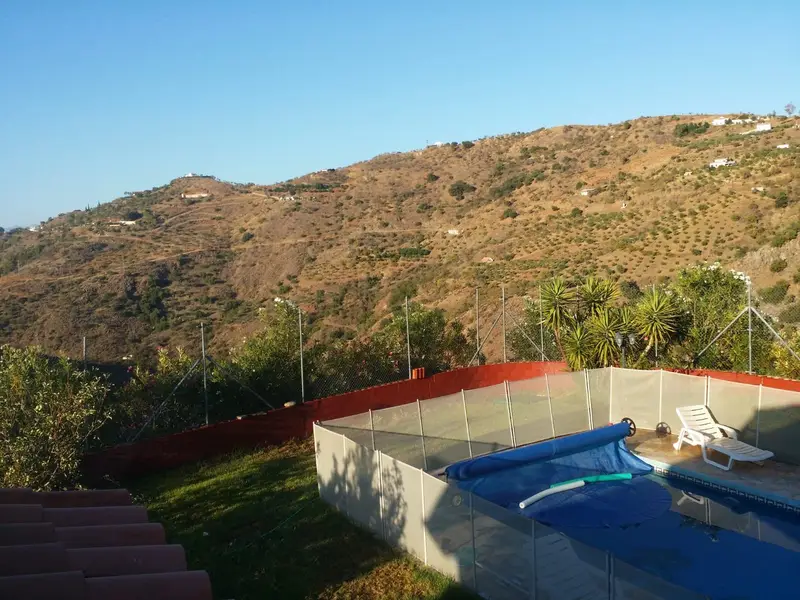 Chalet en Guaro 4 Dormitorios Piscina Privada Finca 25000m2