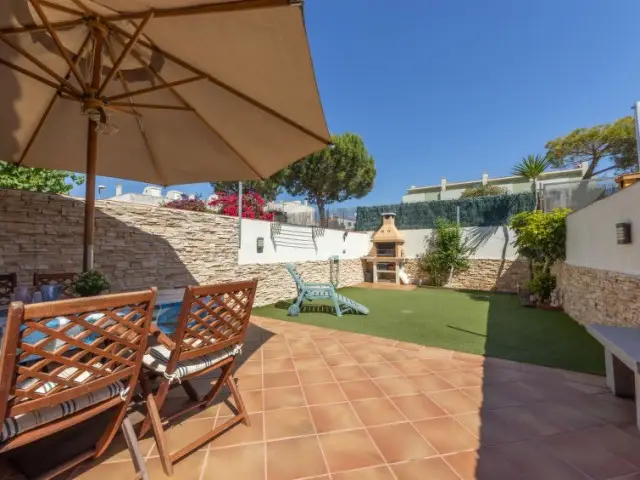 Casa-Villa de 3 Dormitorios alquiler Creixell, España