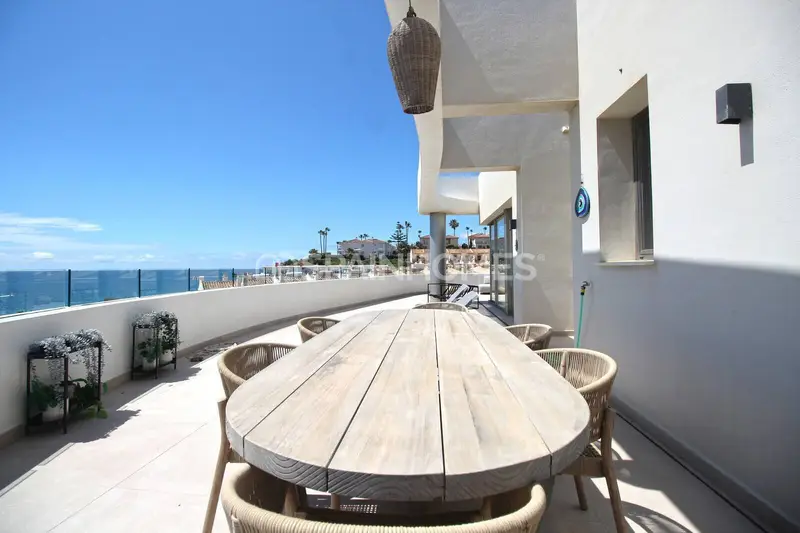 Propiedad de Lujo con Vistas al Mar en Mijas Costa