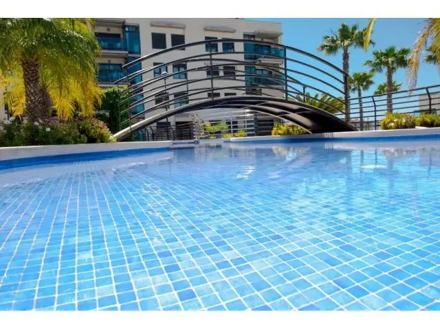 Alquiler Temporal Santa Pola: Apartamento con Piscina y Padel