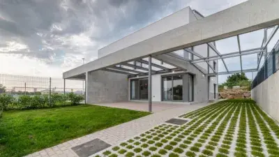 Chalet unifamiliar en venta en Avenida de Juan de Herrera