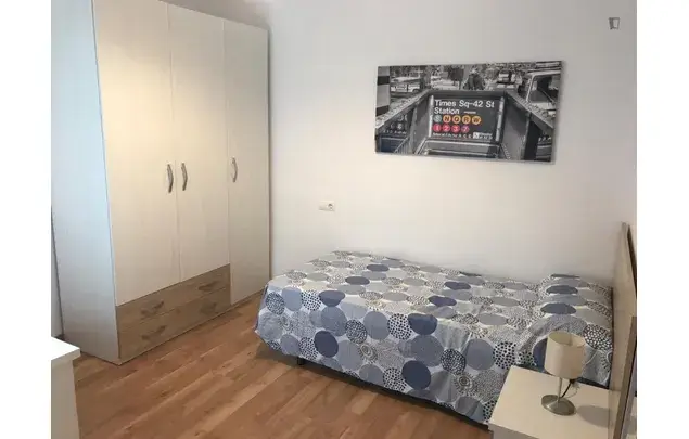 Rent 3 bedroom apartment in Granada