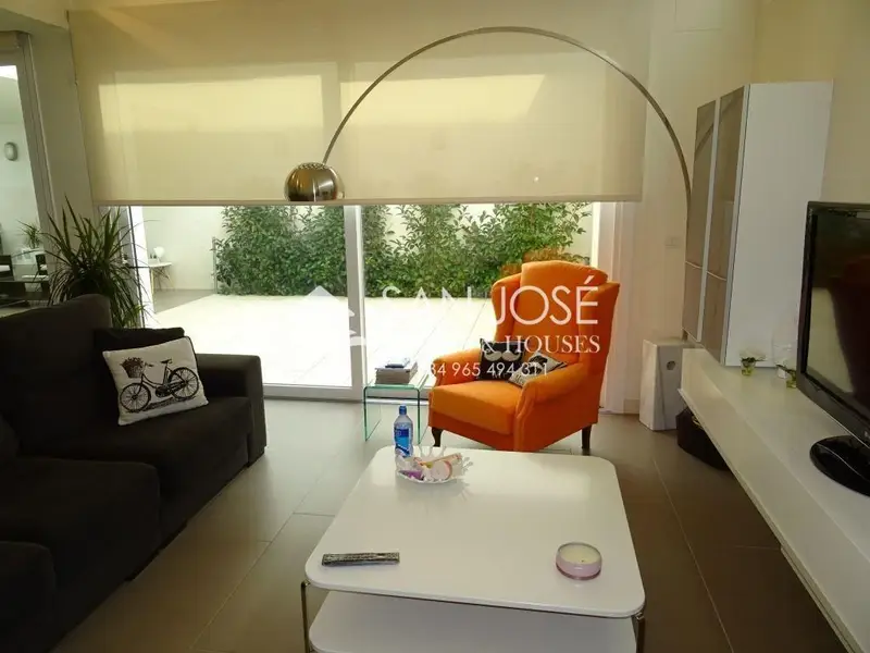 Casa de Lujo en Aspe con Terraza - 4 Dormitorios y 4 Baños