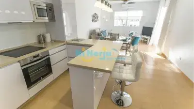 Apartamento Torrox Costa con Piscina y Vistas al Mar