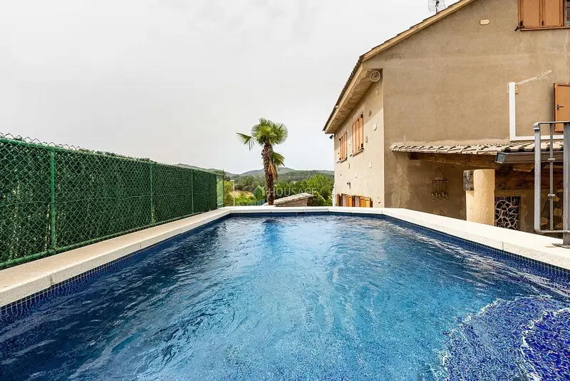 Casa en Venta Sant Salvador de Guardiola con Piscina y Vistas